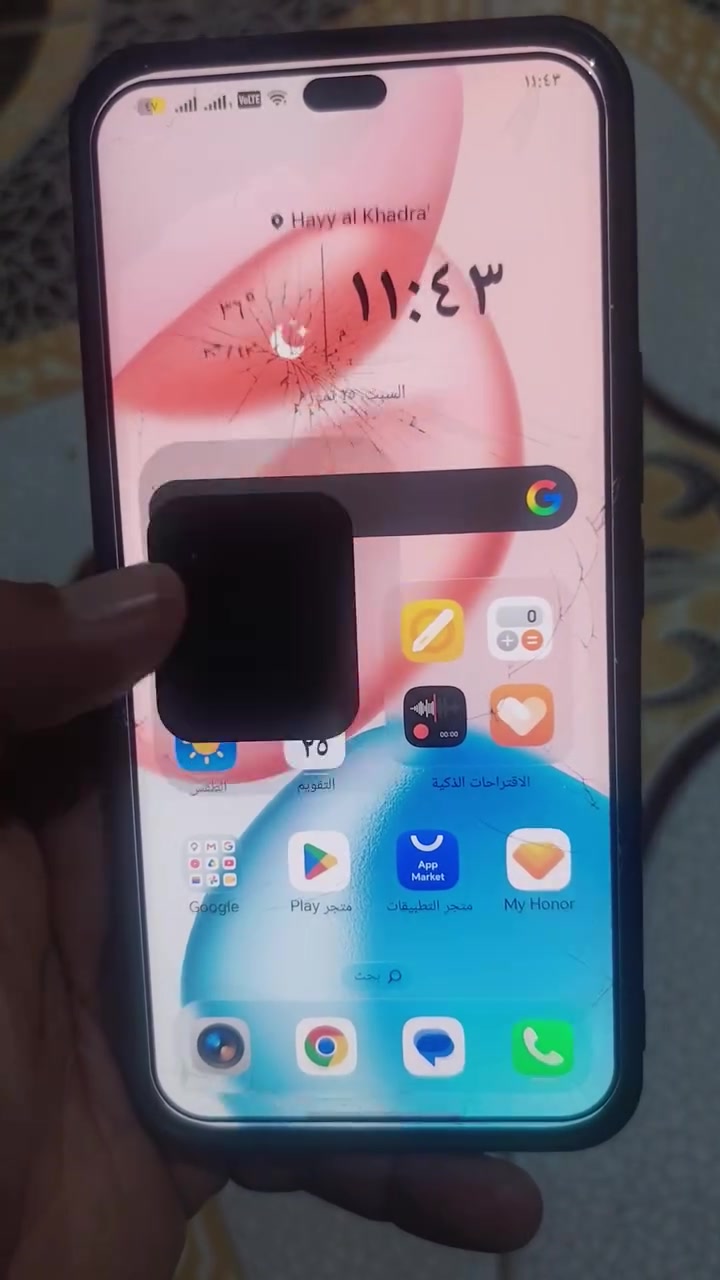 شي هونر ٤٠٠ برو ذاكره ٥١٢ داخليه١٢ الجهاز حيل نظيف بالشرط انطي بس وكع مني وهيج شاشه بس كلش مابي يلبس مثل المي السعر ٥٠٠الف وبي مجال ***********
