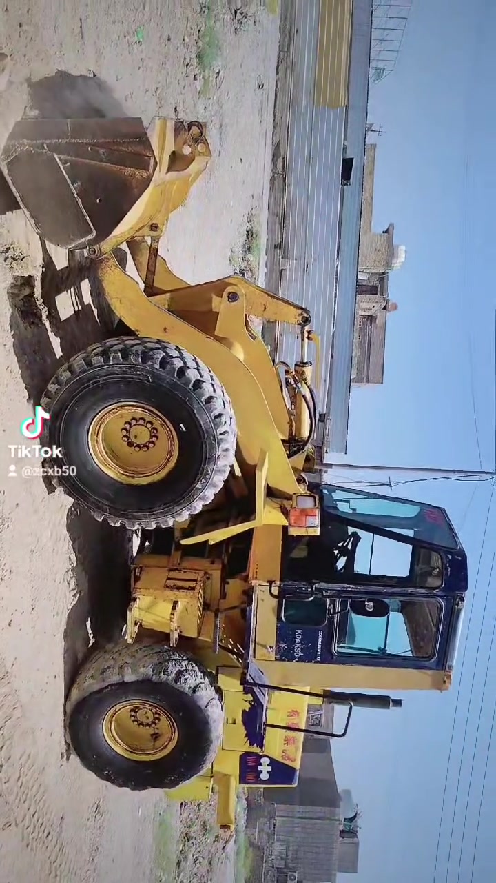 البيع كوماتسو حجم 100  مكفول  كير مكينه كهربايات كله شقاله مكينه جاهزه الشقل رقم بغداد نكليزي تحويل ////***********////***********/
