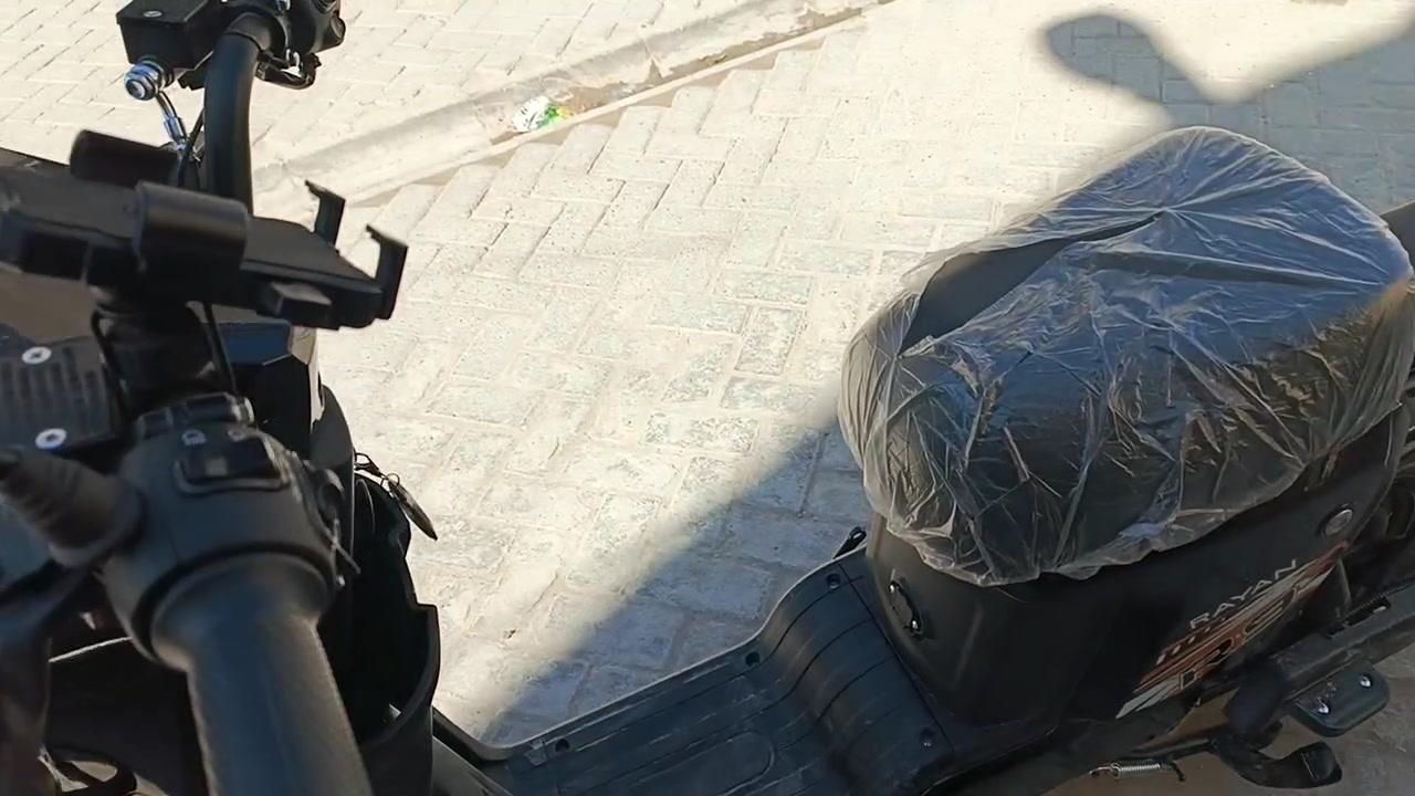 سلام عليكم دراجة R9 للبيع مكاني بغداد الحرية للتواصل خاص او وتساب *********** سعر قفل 430 الف
