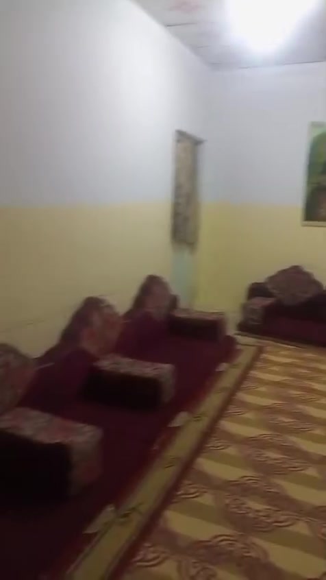ديوان للبيع بسعر 100 قفل مكانه حي ميسان يم سكله الكرعاوي الرقم التلفون  ***********
