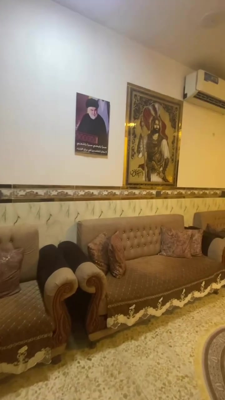 سلام عليكم للبيت البيع 100 متر مربع ارضيه رفت 3 غرف بناء حديث البيت بناء طابوك جمهوري كله سيراميك البيتونه صب السطح شتايكر البيت بل فتحه مال الجوادر اول فرع على يمنه 
واتساب ***********

