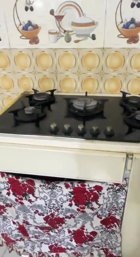 سنگ مرمر جاهز وجديد مستعمل قليل مع صباخ منضدي للبيع ٣٥٠ وبيها مجال للشراي الطباخ جديد والسنك نظيف كلش للاتصال
 اتصال ***********
