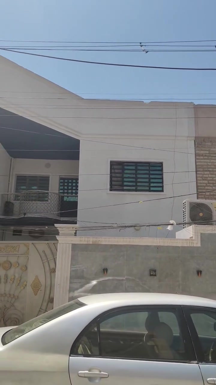 🏠الدار للبيع المساحة 150 م🏠 

واجهه / 7،5

نزال :20م                
طابو ملك صرف 

استقبال ومطبخ بل واجهه وخدمات وحولي  وغرفه ومنور 
4 غرف فوك 
ثلاث طوابق 
مجموع الغرف 5
 

(بناء  كلش نضيف)🏠

📍العنوان🏠/ الشعب مقابل مستشفى المؤيد 

***********
