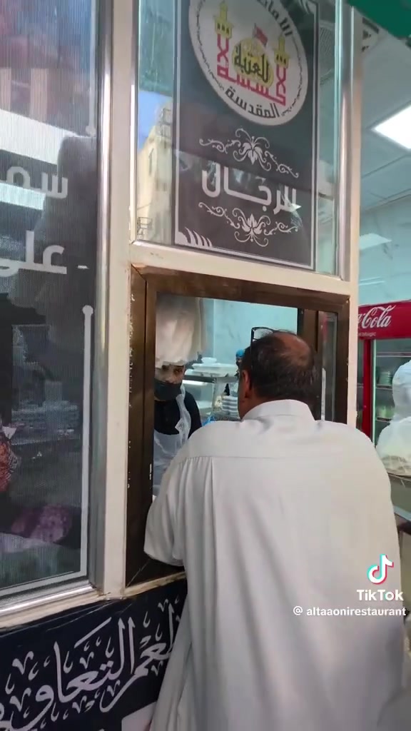 #مطعم التعاوني
#كربلاء شارع #السدرة 
 قرب فندق نعيم الوارث
نظافة ١٠٠ / ١٠٠
اسعار رمزية
