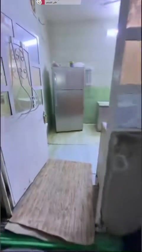 السلام عليكم بيت للبيع طابو صرف بأسمنه مساحة ١٤٠ يتكون من طابقين مع مشتمل صغير ارضي كامل الخدمات الموقع جسر ديالى القديم منطقة باب الشيخ قريب جدا ع الشارع العام بيت ركن للاستفسار الاتصال ع الرقم *********** او متواجد خاص ع الفيس
