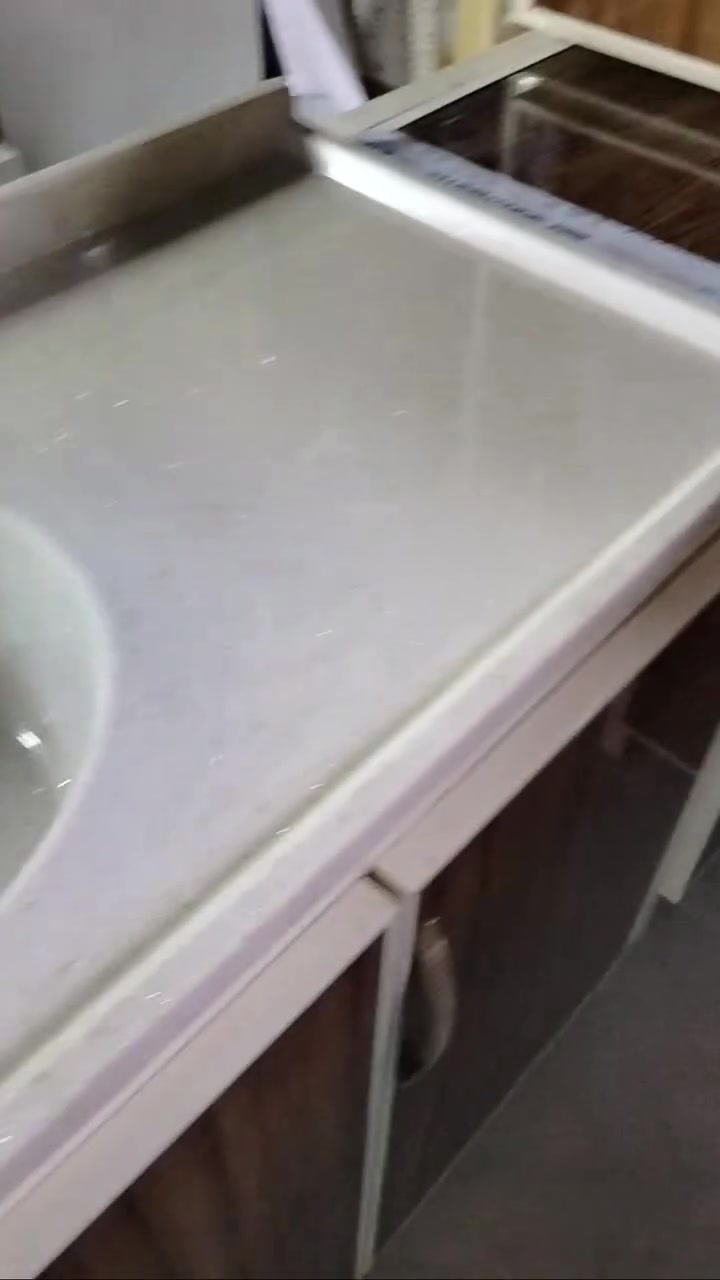 السلام عليكم كاونتر مستعمل نضيف جدا ٤٥٠ الف هاتف *********** موصل حي الوليد
