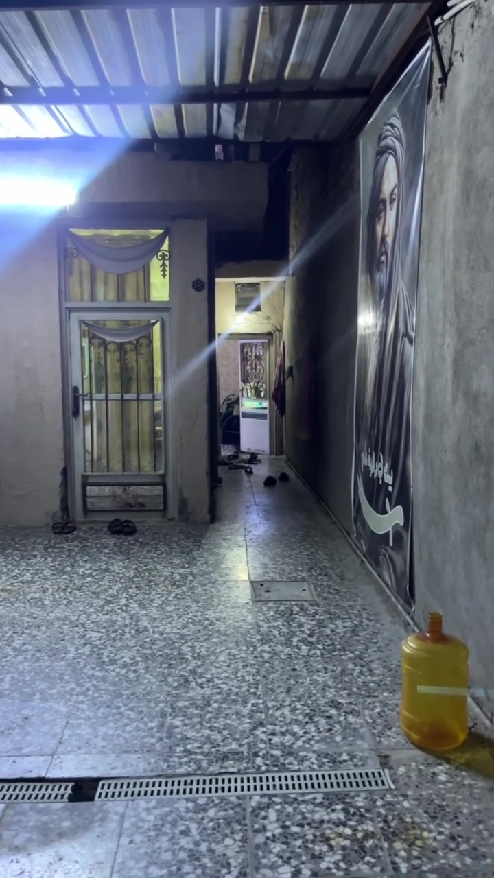 يالله بسم الله الرحمن الرحيم
بيت مشتمل ١٠٠ م طابقين للبيع موقعه ابو دشير الشهداء قرب مدرسه سومر البيت يحتوي على استقبال وحولي داخلي ومطبخ والطابق الثاني يحتوي على غرفتين وحولي كبير للاستفسار خاص او اتصل على الرقم ***********
