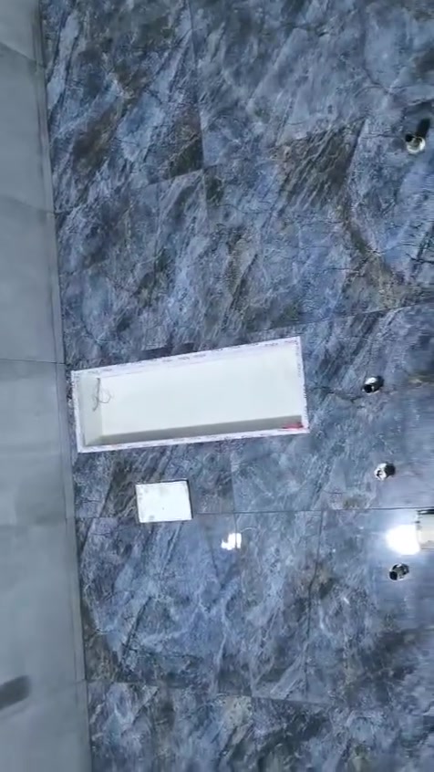 متفرغ للعمل داخل البصرة واذا اكو مهندس او مقاول بعد افضل
***********
