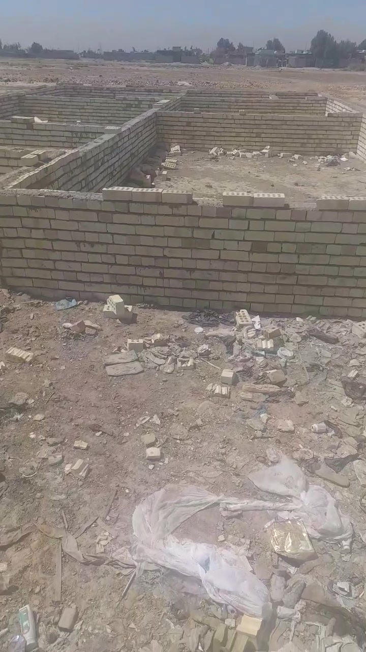 السلام عليكم عندي هيكل للبيع وبتلو عندي وقطع اراضي زراعي للبيع ودوانم عل شارع العام تجاريه وجه عل شارع العام مباشر حي المصطفى النهروان عل مشروع اليم مطعم جواد *********** ***********
