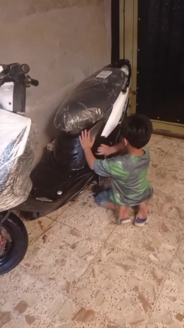 سلام عليكم ماكس عدله لبيع دراجه قليل تكول نضيفه اخت الرمبه كلشي بلاد ما مبدل بيه شي كلشي شغال عده كتف مال اشاير عطلان كفران اني فاتحهن كفرانه موجودات بيض الرقم ***********
مكاني عماره السعر 800وبيه مجال
