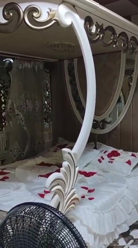 غرفه مستخدمه شي قليل البيع ***********
