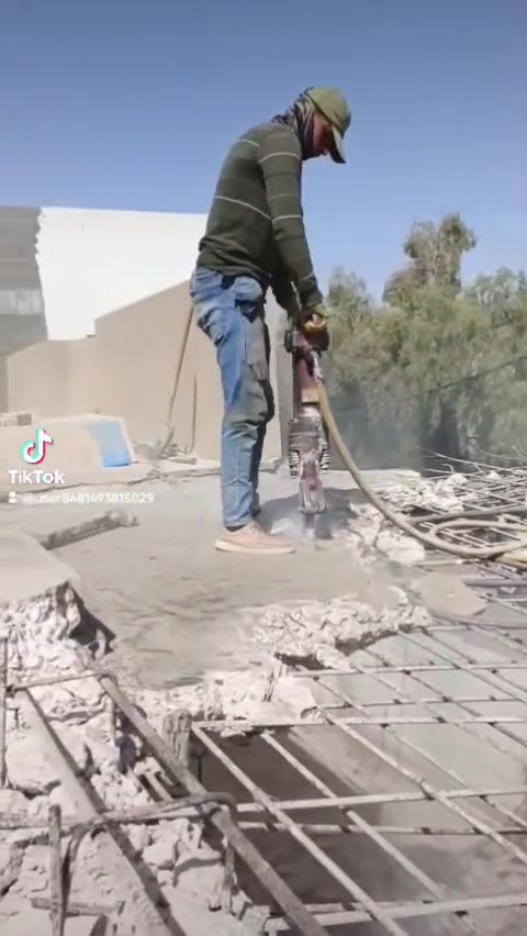 كادر تفليش البيوت والعماير بسعار مناسبه اتصال *********** ***********
