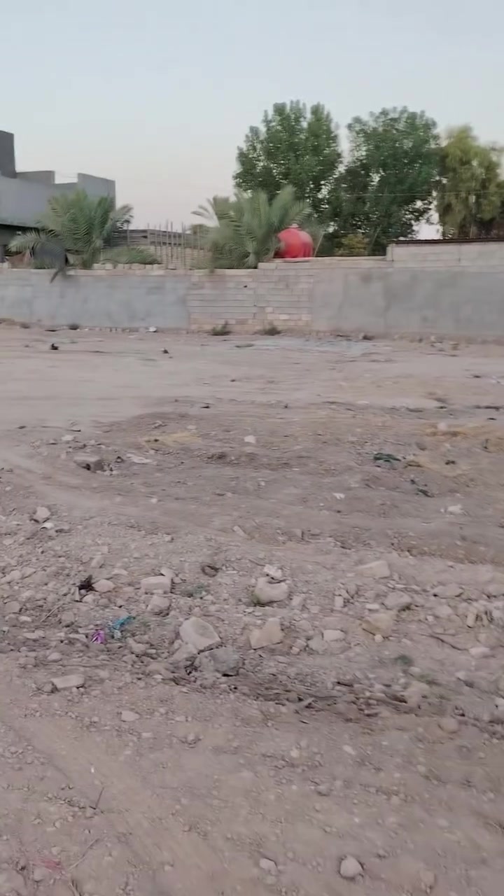 قطعتين للبيع مساحه القطعه 150 م واجهه 7م نزال 21 م ونص والثانيه 6 م 75 سم ونزل 21 م ونص شارع 7 م سعر 30 مليون العنوان بغداد المدائن سلمان باك حي الساهرون مجاور جامع الفرقان خدمات كامله للاستفسار الاتصال على رقمي الشخصي *********** سعدون الشمري
