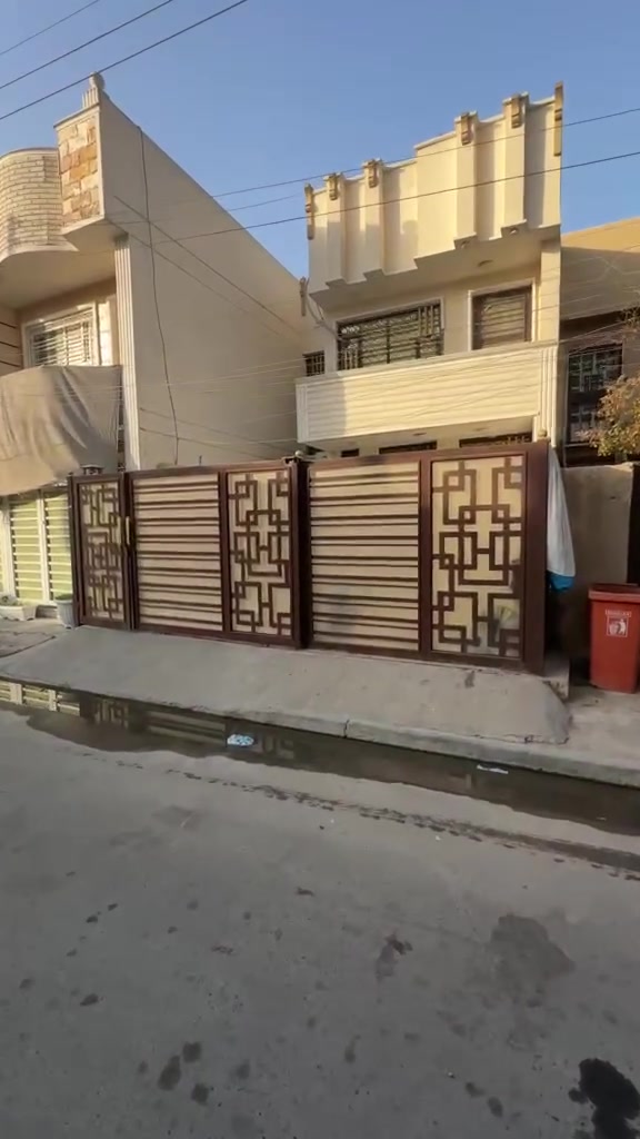 #للبيع في📍حي الشباب قرب مدرسة رفيده 

دار 126م

بسعر مناسب جدا 💸💸

واجهه 6م
نزال22م

يتكون من 
طابق اول . .صاله.مطبخ.حولي وغرفة نوم وخدمات ومنور 
طابق ثاني . غرفة 2نوم خدمات 
بناء حديث  وقريب من كل الخدمات

(نستقبل كافة العروض التجارية والسكنية داخل بغداد)
 

للاستفسار
📱***********
📲***********

واتساب 
مكتب الاختيار للعقار /شارع ٤٠ /كفائات السيدية
