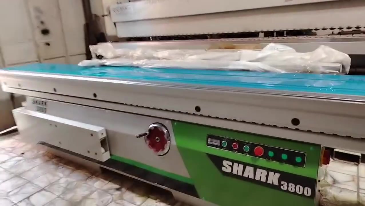 منشار السلايد الخشبي الاحترافي - Sliding Table Saw 3800mm 🔥🪚

الوحش الحقيقي في ورش النجارة والديكور  
مصمم خصيصاً لتقطيع ألواح الـ MDF - PVC - الخشب الطبيعي الضخمة بدقة متناهية وبدون أي تكسير.

المواصفات الفنية:

📏 قياس 3800mm = 3.8 متر  
طول العربة المنزلقة يتيح قص ألواح عملاقة دفعة واحدة  
يتعامل بسهولة مع قياسات 4×8 قدم وحتى 6×12 قدم  
استقامة 100/100 بفضل نظام السلايد الناعم

⚙️ دبل صينية - Double Disc  
قرص رئيسي كبير للقطع الأساسي  
قرص سكور صغير لمنع تكسر أطراف الـ MDF  
نتيجة: حواف نظيفة واحترافية من أول قطعة

🔧 مميزات احترافية:  
✅ قلاب 45 درجة - قص الزوايا والميول بدقة عالية  
✅ محرك 3 فيز قوي - يتحمل العمل الشاق والمتواصل  
✅ هيكل ثقيل وثابت - صفر اهتزاز = دقة أعلى  
✅ تعديلات سهلة وسريعة - توفير وقت وجهد  

لمن هذا المنشار؟  
👑 أصحاب معامل الأثاث والديكور  
👑 ورش النجارة الكبيرة  
👑 خطوط إنتاج الخزائن والمطابخ

🏭 سنتر بابل - الوكيل الحصري ثامر الجبوري  
✅ استيراد خاص من أرقى المناشئ  
✅ تنصيب مجاني داخل موقعك  
✅ ضمان سنة كاملة  
✅ صيانة وقطع غيار متوفرة  

📍 بابل - شارع القيادة قرب مدرسة الإمام الصادق  
📞 واتساب: ***********

#منشارسلايد #SlidingTableSaw #مكائننجارة #MDF #سنتر_بابل #3800mm
