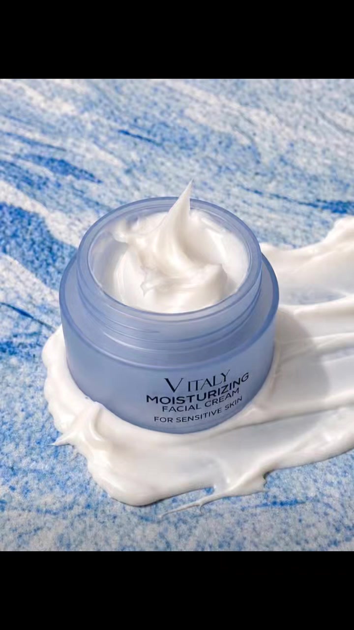 VITALY Moisturizing Facial Cream 🩷💙
ترطيب يومي يمنح بشرتچ نعومة وانتعاش وإحساس مريح ✨

🩷 For All Skin — مناسب لجميع أنواع البشرة
💙 For Sensitive Skin — مخصص للبشرة الحساسة

💧 يساعد على ترطيب البشرة والحفاظ على نعومتها
✨ قوام كريمي ناعم وسهل التوزيع
🌸 مثالي للاستخدام اليومي

للحجز
والاستفسار يرجى مراسلتنا على خاص او على 
الواتساب***********
https://t.me/alaeshab199795 رابط التلكرام 

https://www.instagram.com/zayd_2_90?igsh=MXcyZXpvNDZ5djZtMw==رابط الانستا
#عالم_الاعشاب_الطبيعية

