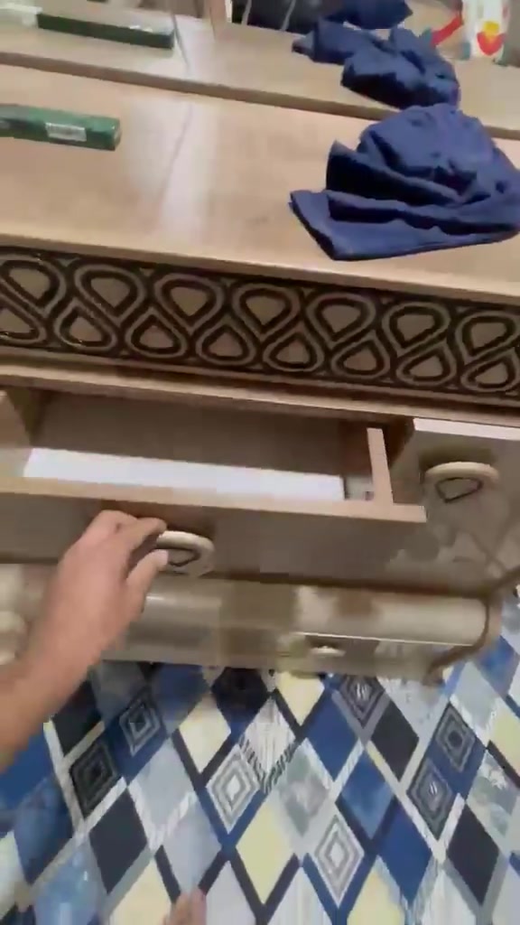 السلام عليكم غرفة تركي اخت الجديدة السعر 1.250.000 العنوان البصرة ابي الخصيب كوت الصالحي للإستفسار  الاتصال على الرقم ***********
