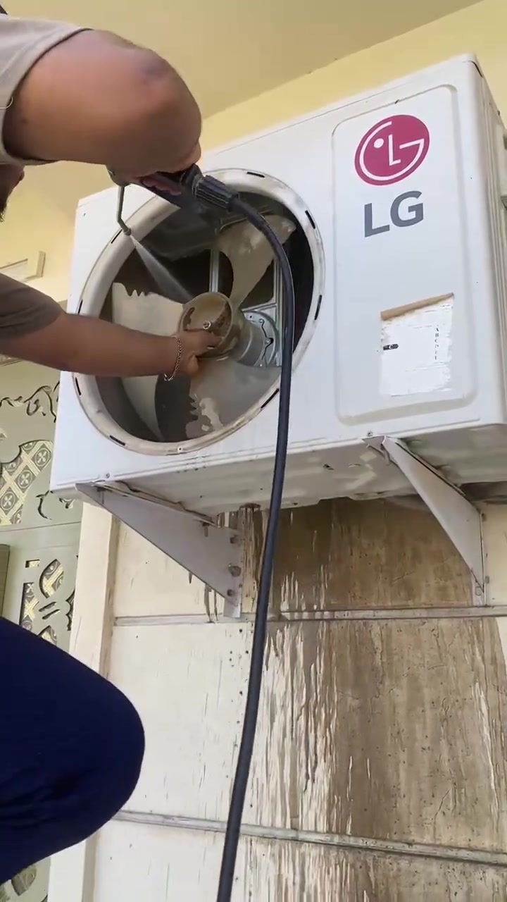 عند سبلت جديد تريد تشده 
لو السبلت القديم صار الهوا ضعيف لو تبريده مو مثل قبل لو ينگط مي داخل الغرفة لو يطلع ريحة كريهة اول ما يشتغل لكل هذا الحل يمنه أتصل وبيك خير وتدلل *********** واتساب
