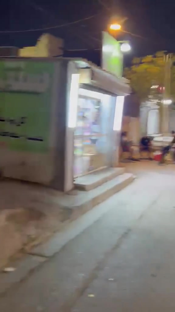 السلام عليكم
بيت للبيع / طابو ملك صرف / الموقع بغداد / الرشاد / شارع المسبح شارع تجاري 

تفاصيل البيت داخل الفديو للاستفسار الاتصال على هذا 

*********** بي واتساب هم
