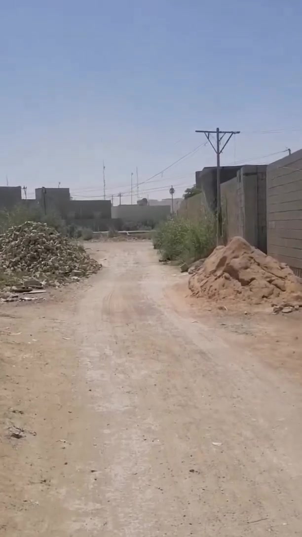 قطعة ارض للبيع – الرمادي / شارع 40 مقابل ماركت القيصر 

🔹 المساحة الكلية:  216 متر 
• الوجة: 8 متر 
• النزال 27 متر 

✅   تبعد عن شارع اربعين ٣٠ متر فقط 

✅ القطعه بضهر التجاري مباشر 

  
📍تقع القطعة بين شارع 40 وشارع 30 الزراعة
🔖 جنس العقار: طابو زراعي – تنازل مباشر

💰 #سعر_المتر : 300 الف – قابل للتفاوض.

ـــــــــــــــــــــــــــــــــــــــــــــــــــــ

للمزيد من التفاصيل يمكنكم زيارة مكتبنا 

مكتب سنتر 40 للعقار 
   في  الرمادي  شارع 40  مقابل ماركت القيصر 

او الاتصال على الارقام التالية  
  
 ***********   أبو جود 
 ***********   أحمد 
 

نستقبل من حضراتكم كافة العروض العقارية 

رضاكم أهم أهدافنا

