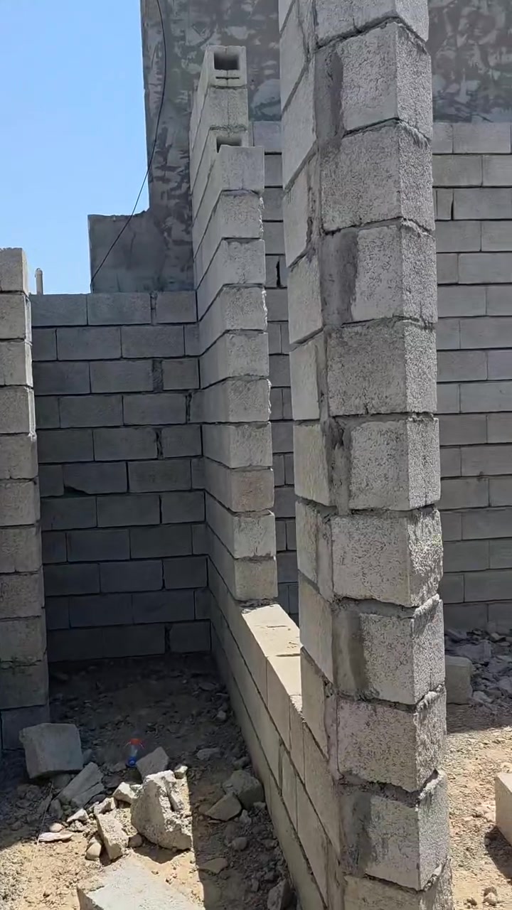 يا الله هيكل للبيع
المساحه 140 متر 
ماء كهرباء واصل يم الباب 
خريطه بناء حديثة 
غرفتين منام 
صاله 
استقبال 
مطبخ صحيات داخليه وخارجيه 
طارمه 
الموقع صلاح الدين قضاء بلد حي الكرار السكني الي يكون بشارع حولي البعنون  يبعد عن الشارع العام 50 متر للمعاينه والاستفسار مراسله الصفحة أو الاتصال ***********
