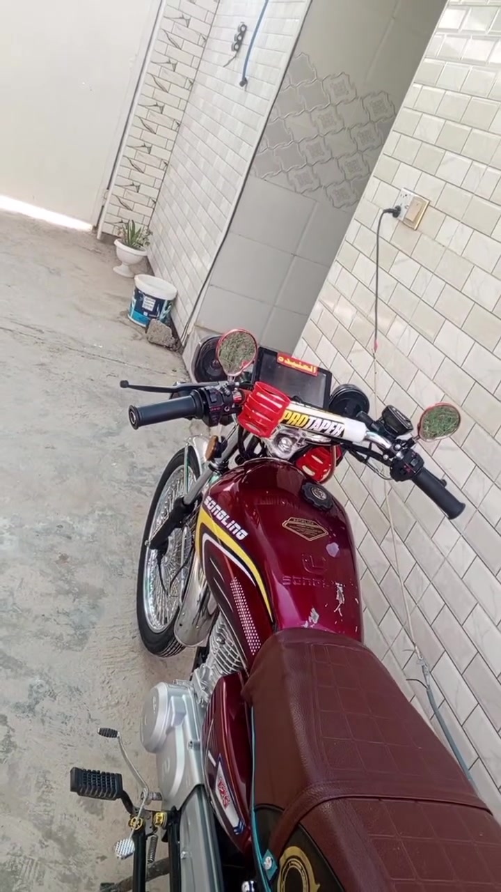 سلام عليكم شباب دراجه البيع موديل 26 محرك شرط مامفتوح دراجه كلها شغاله السعر 675 وبيها مجال الشراي 
لاتصال عل هذا الرقم ***********
