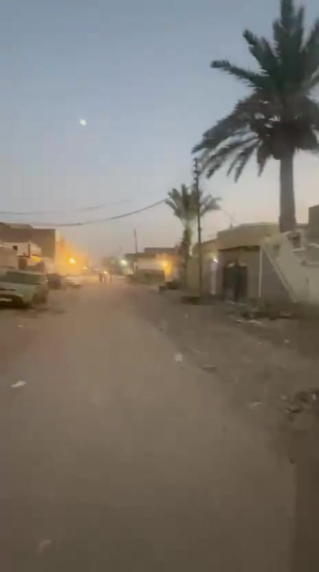 السلام عليكم دار للبيع في منطقه ١٤المساحه١٢٠مترالسعر٧٠وبيه مجال لاستفسارالاتصال على الرقم *********** او مراجعه مكتب الجنوب شارع بلقيس
