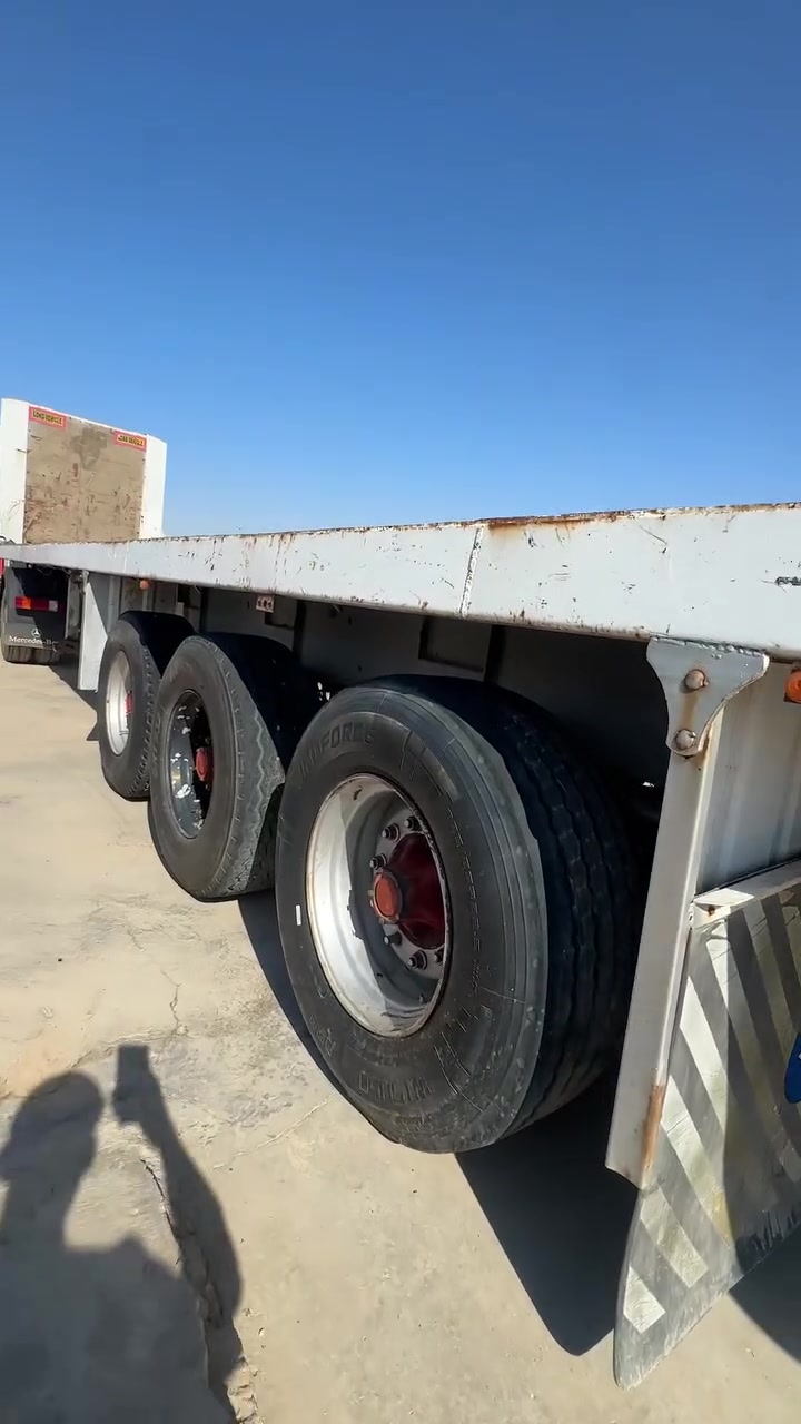 السلام عليكم عربانه اوربيه جديده وجاهزه تايرات جدد شاصي مكفول طول 13،60 قاعده اسبيرات بريك هوى نشره كامله دناكير جدد فحل فوك اخوان ناشر فيديو وصور رجائاً فقط شراي يتصل ما اجاوب اخاص وسعرها اتصل وتدلل ***********
