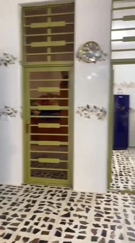 سلام عليكم عندي هاي الحسينيه للبيع بناء حديث مساحه 240متر طريق زوار طريق بغداد كربلاء تيل 37 تصال على رقم اني مكلف بنشر ***********
