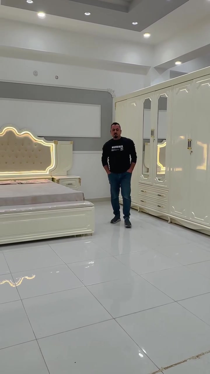 موديل غزل

السعر ٣ ملاين و١٥٠ 

نجاره عراقيه من انتاج شركه الملكه اللاثاث ومفروشات 

ضمن وجبه الدرجه الاولى 

الكنتور ٦ باب ملحق العرض ٣٣٥سم ارتفاع ٢٦٠ سم 

داخل صاج طبيعي ٤ ملم

وجه cnc ١١ ملم  ظهر جرجوبه شد براغي 

الارضيه بلوك صاج 

زاويه ملابس ملحق بارتفاع الكنتور عرض ١٢٠ سم 

الكنتور وزاويه ملابس ضلع واحد ٤٥٥ سم

جربايه تصميم كلاسك تصميم حديث 

كومديات مفصوله كل كومدي يحتوي على ٢ مجر 

ميز مرايا تصميم تركي فاخر يحتوي على دبل باب ودبل مجر 

جزامه ٤ مجرات ودبل باب 

شازلون هديه خزنه 

الون اوف وايت تطعيم رصاصي 

العنوان الانبار الرمادي زنكورهً مقابيل محطه الهدى مجاور لمركز الشرطة زنكورهً 

شركه الملكه اللاثاث ومفروشات 

للحجز والاستفسار 

***********

***********
