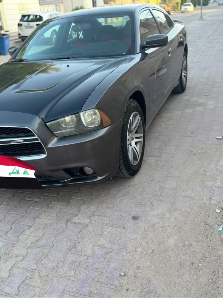 جارجر 2013كندي شاشة كبير بيه بس شوي بل بنبذ صبغ بسمي السياره رقم شمالي 
السعر 145
مكاني العماره حي الحسين الجديد 
***********
