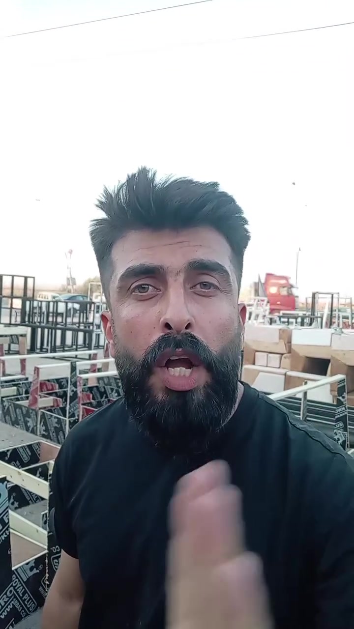 معمل بيت عاشور
بإدارة أحمد عاشور
***********
