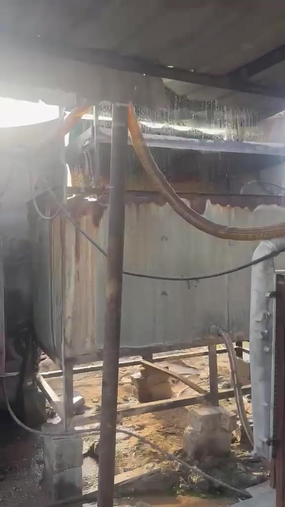 سلام عليكم  مولد لبيع
منطقت سجن الصلاحي 
بيه جازه 200 كيفي
حمله 850 امبير وقابل لزيادت لحمل
بيه مكاين ثنين مكينه 13 ستندر 
وبيه مكينه اشتاير 24 جديده  
***********
