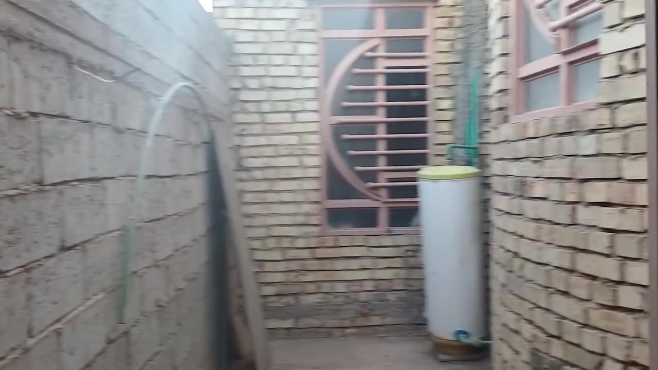 بيت الف متر للبيع او المراوس قريب ع جسر الامام علي حسب المكان في علوة الفحل قرار محكمه سند ٢٥ تواصل ع خاص
