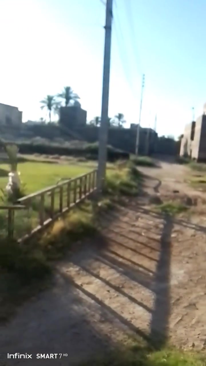 دار للأيجار
يحتوي على غرفتين وديوانيه وصاله ومطبخ وصحيات داخليه وخارجيه جاهز البيت من كاونتر تعليك وسنك وبنكات والاناره 
الموقع قرب مطعم القصر الابيض 
السعر 400 الف
 الصوفية قرب مطعم القصر الابيض 
أو الاتصال على الرقم ***********
