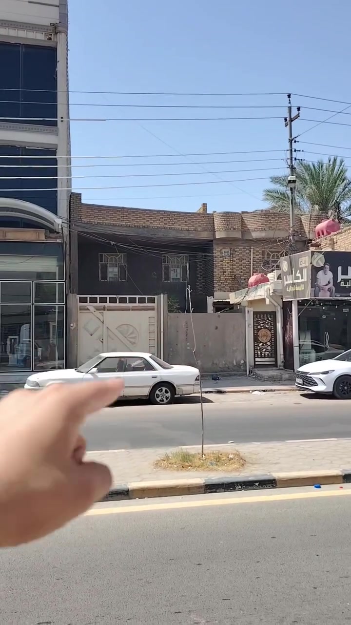 عقار تجاري للبيع 130م على سايدين الوائلي في حي الجمعية، باقي تفاصيل والسعر داخل الفيديو بالكامل شاهده الفيديو للنهاية....
الاتصال او واتساب ***********
