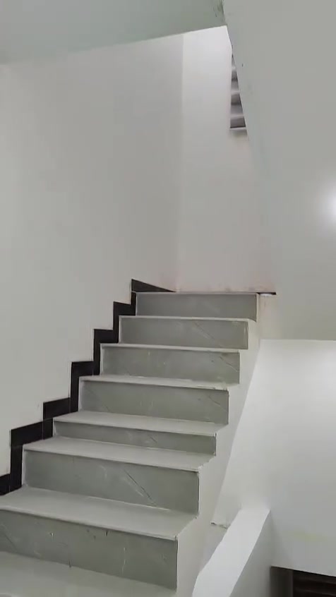 شقة للايجار مدينه الصدر بدور الاربعميه
تحتوي على غرفه وصاله ومطبخ وصحيات جديده استوه مشطبه..
للاستفسار الاتصال على الرقم ***********
