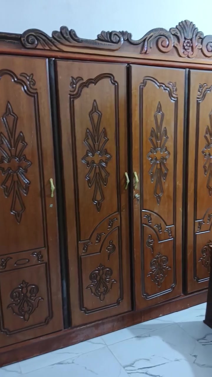 سلام عليكم غراض للبيع كلمن وسعرها الشراي يدخل خاص او يراسل على الرقم***********
