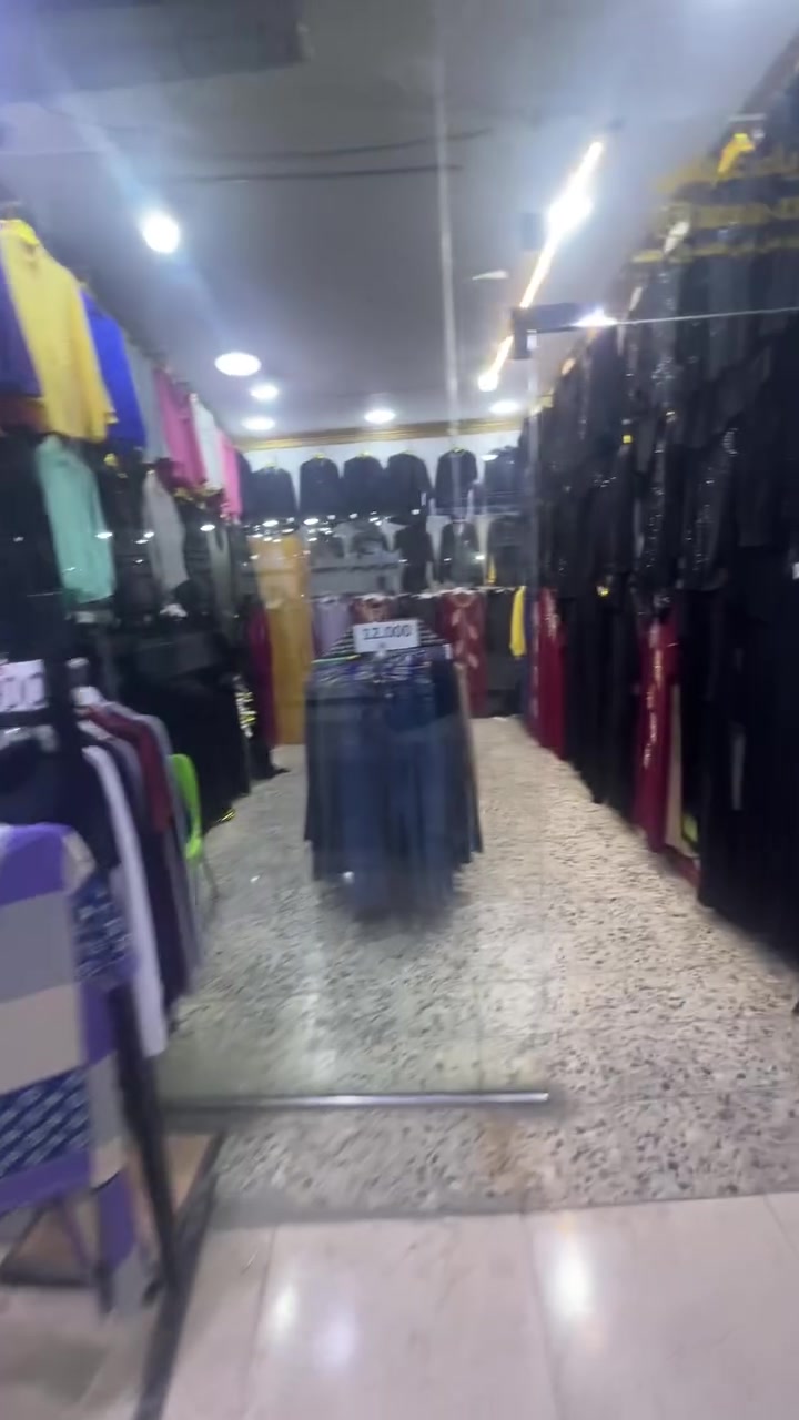محل للبيع مع بضاعة 
طول المحل 6م العرض 4 متر 
ارتفاع 3م 
الناصرية شارع النيل داخل الفرع مقابل فرع البلدية📍 
الاستفسار ***********
