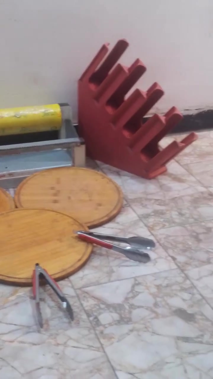 غراض مطعم نظيفات جدا...للبيع 
سعرهن كلهن ب  ٤٥  الف
بغداد الشعب ***********
للاستفسار اتصال واتساب أو رصيد...
اتصال فقط...لايوجد توصيل
