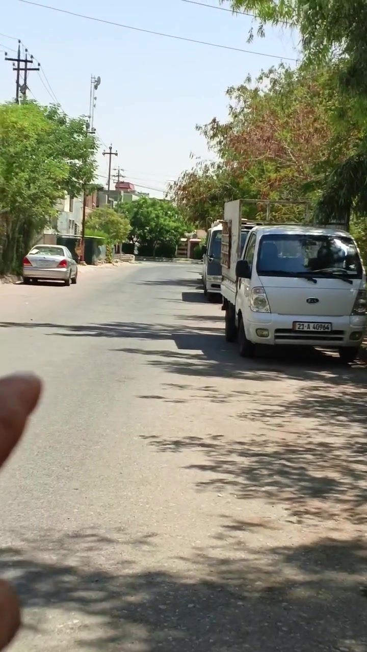 دار للبيع رقم بلديه مساحه 115 متر واجهة 5 بيت يتكون من استقبال وهول مطبخ حار وغرفه نوم وصحيات وكراج سياره جبير درج خارجي موقع مميز ع سايدين خدمي بين سايدين الحسابات وسايدين حي الوحده سعر 63 بي مجال للاستفسار اتصال+واتساب ***********
