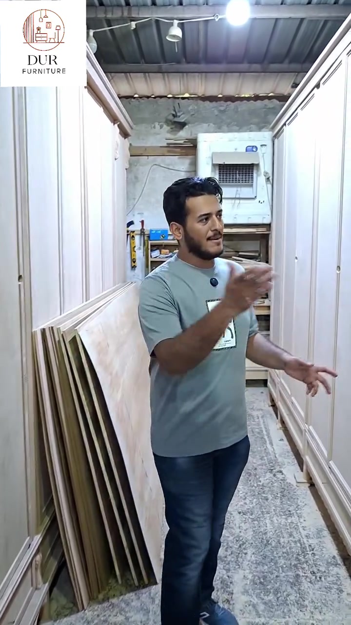 اهلا وسهلا بكم في معرض ومعمل در للاثاث ✨️
الفخامة مو بالكلام… الفخامة بالتفاصيل ✨
تصميم عملي وأنيق يضيف لمسة هدوء وجمال لأي غرفة 🤍”
غرفة نوم مودرن بتفاصيل راقية ولمسات مريحة ✨
❤️"
متوفرة بألوان وموديلات مختلفة تناسب كل الأذواق.
للاستفسار والأسعار راسلونا خاص 📩
