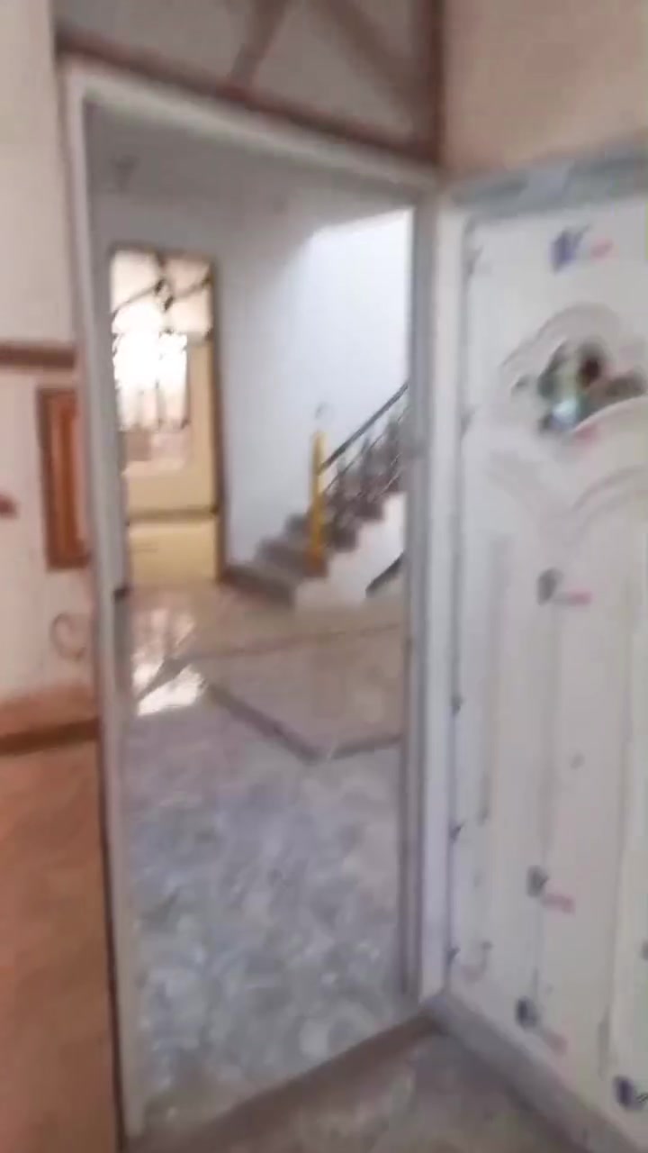 منزل البيع سعر70 مليون قابل للتفاوض واجهة المنزل 10 نازل 20 مساحه 200 متر في منطقة الزعفرانيه معمل الغاز رقم الهاتف***********
