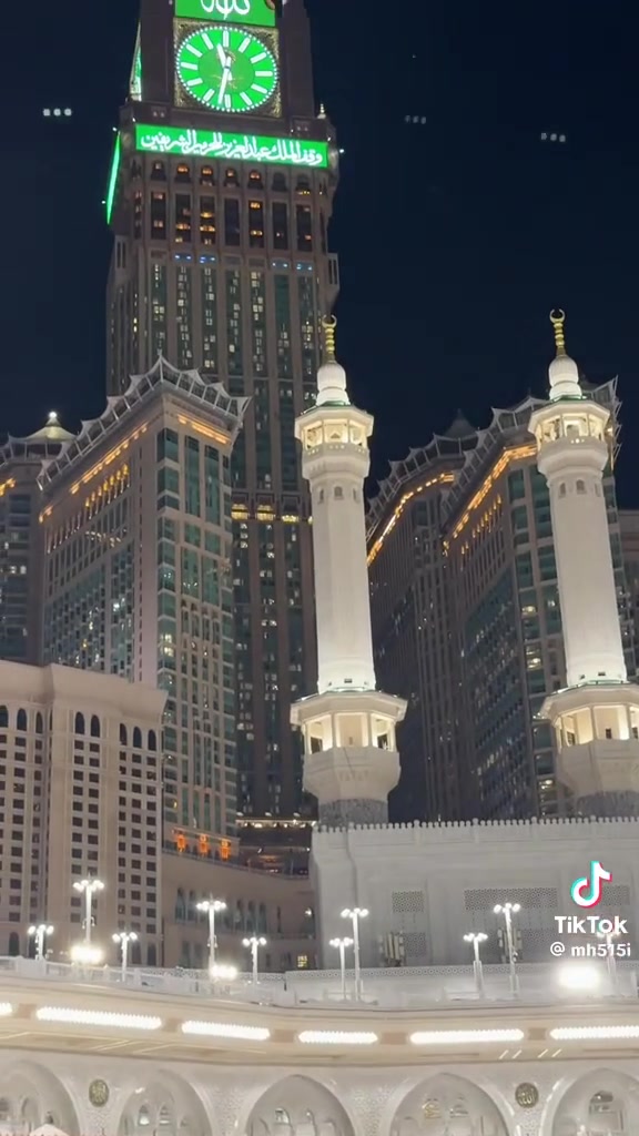 #بسم الله وعلى بركة الله ✨
يعلن مكتب نسمات الخير للحج والعمرة وكيل(شركة صفوة البيت الحج والعمره) عن برنامج العمرة المولد النبوي الشريف بتاريخ 21/8/2026
▪️عمرة البــــــر 
البرنامج الأقتصادي : بسعر 525 الف بدون طعام وهدايا فقط ضيافه طريق 
البرنامج المتكامل : 

السعر 675 الف عراقي 
▪️2 ليالي مدينة السكن المركزية
▪️ 6 ليالي مكة المكرّمة السكن محبس الجن
▪️  ثلاث وجبات طعام بوفيه مفتوح يوميه
▪️مبيت مزرعة في حائل مع وجبتين عشاء+افطار
 الخدمات المشمولة:
✔️ باصات حديثة 
✔️ هدايا لمعتمر 
✔️ ارشاد ديني يرافق الحملة
✔️ مزارات مكة والمدينة
للتواصل والحجز:
***********
