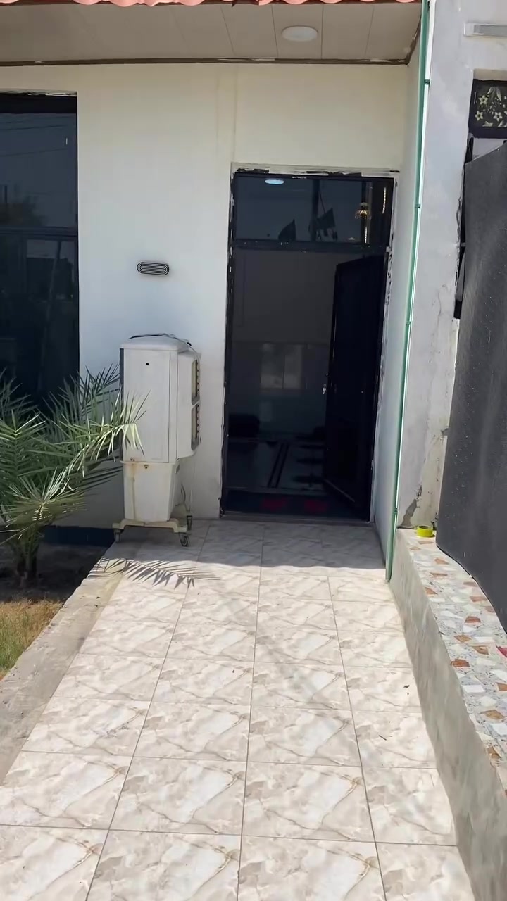 🏠 دار للبيع — طابو زراعي سند25
📏 المساحة   400   (النزال 20   واجهية   20

📍 العنوان:

جسر ديالى قرب ملعب العساوي 

يتكون من:مضيف طوله 10متر وعرض 5متر يحتوي ع حديقه
البيت ركن ع شارعين 

✅ استقبال

✅ صاله كبيره جداً 

✅ مطبخ

✅ بيتونه غرفه

✅ 3 غرف نوم

✅ 4 حمامات 

✅ مي   كهرباء و بياض كاشي

✅ البيت داير ماداير كامل

للإستفسار والطلب يرجى (واتساب متوفر)

***********📞
━━━━━━━━

