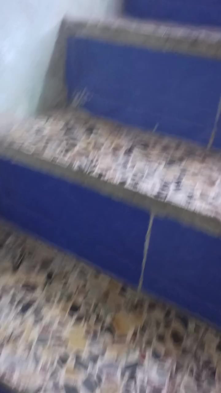السلام عليكم بيت للبيع الشعله أم نجم مساحه ٧٥متر شارع عشرين شارع النهر مقابل التشجير الاستفسار ***********/***********
