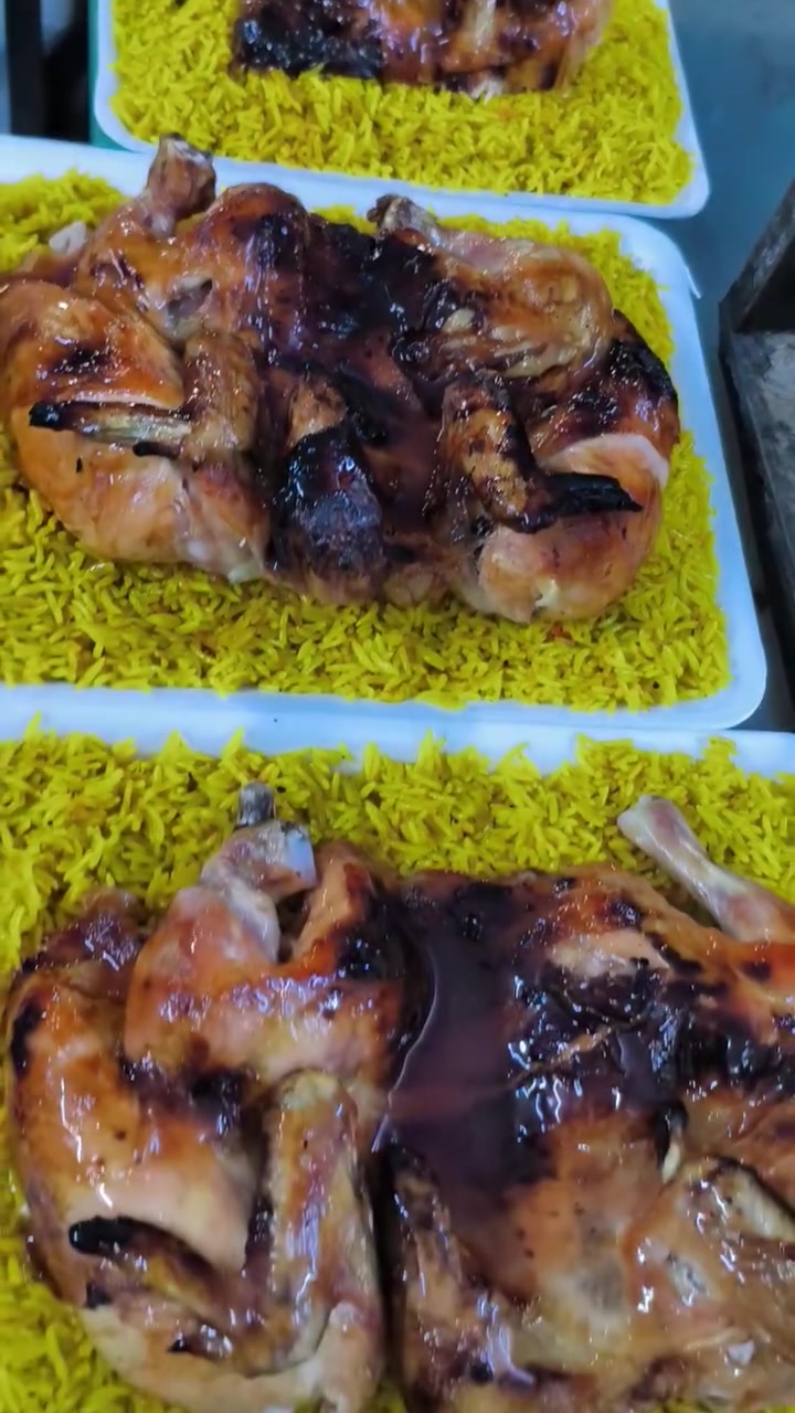مرحبا حبايب متواجدين يوميه غده وعشه والعرض بعده مستمر سعر الدجاجه 12 الف فقط توصيل مجاني داخل طويريج الأطراف حسب المكان اليحب يراسلنه او يتصل على الرقم *********** مكانه طويريج قرب مدرسة امل الاجيال مقابل الاستداره
