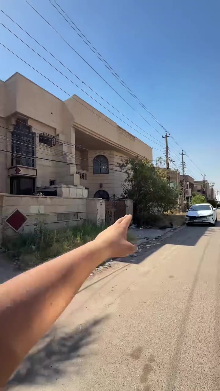 دار كلاسك • ارض ٣٠٠م • جزئين ١٥٠م