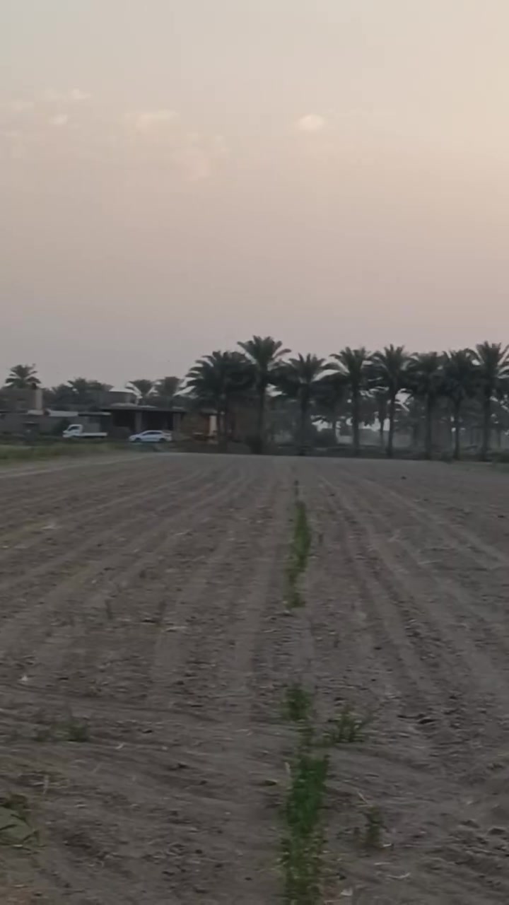 السلام عليكم 12دونم عقد 117 ماء سقي طول السنه ومذكور بفديو للاتصال ***********
