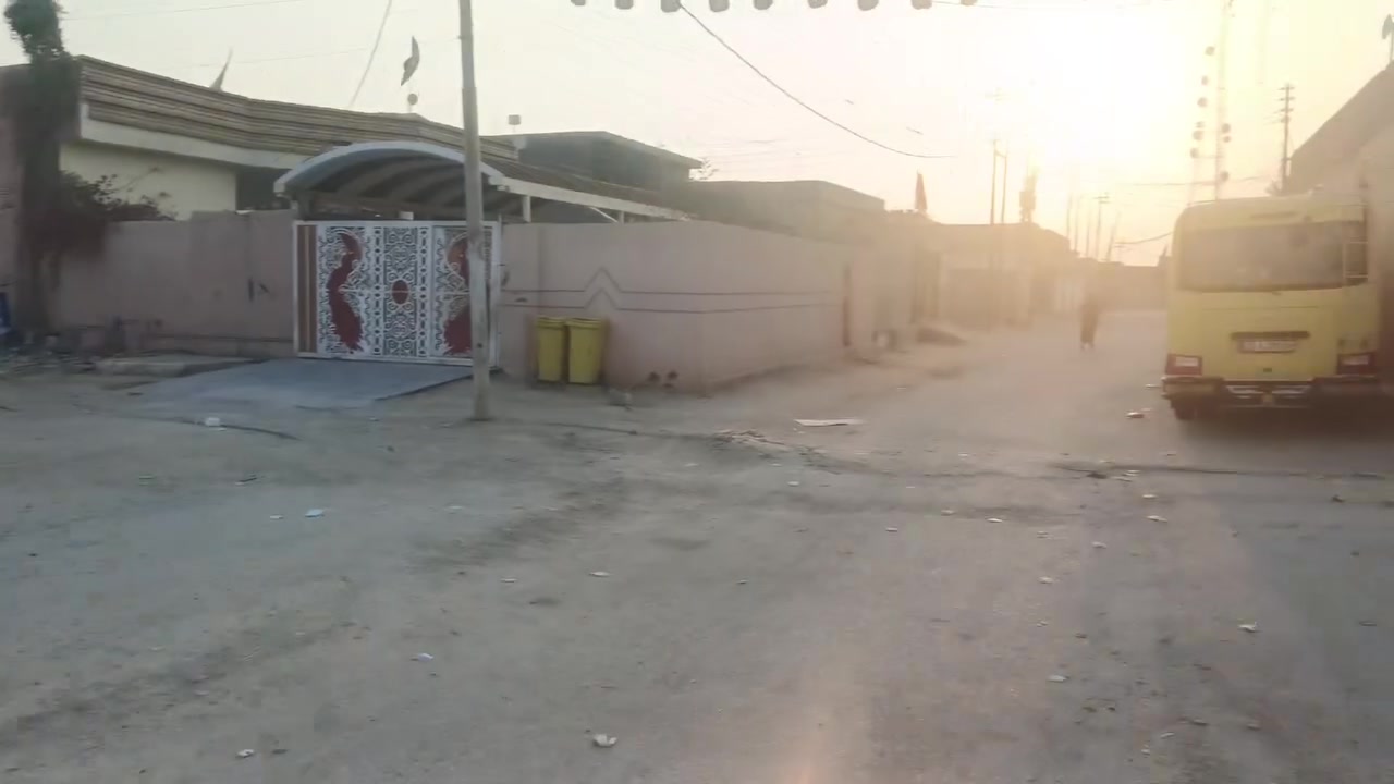 سلام عليكم بيت مساحه 340متر طابو زراعي يحتو علا ستقبال 4 غرف معه ساحه ومحل لبيت ركن السعر 45 وبيه مجال قليل وقابل التفاوض مكانه بصره كرمت علي ابو صخير مجاور شريكت حقل الماء السفسار علا رقم ***********

